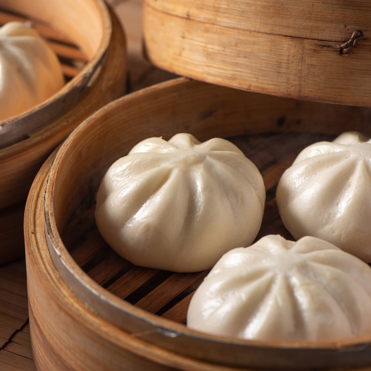 Chinese mantou in steamer